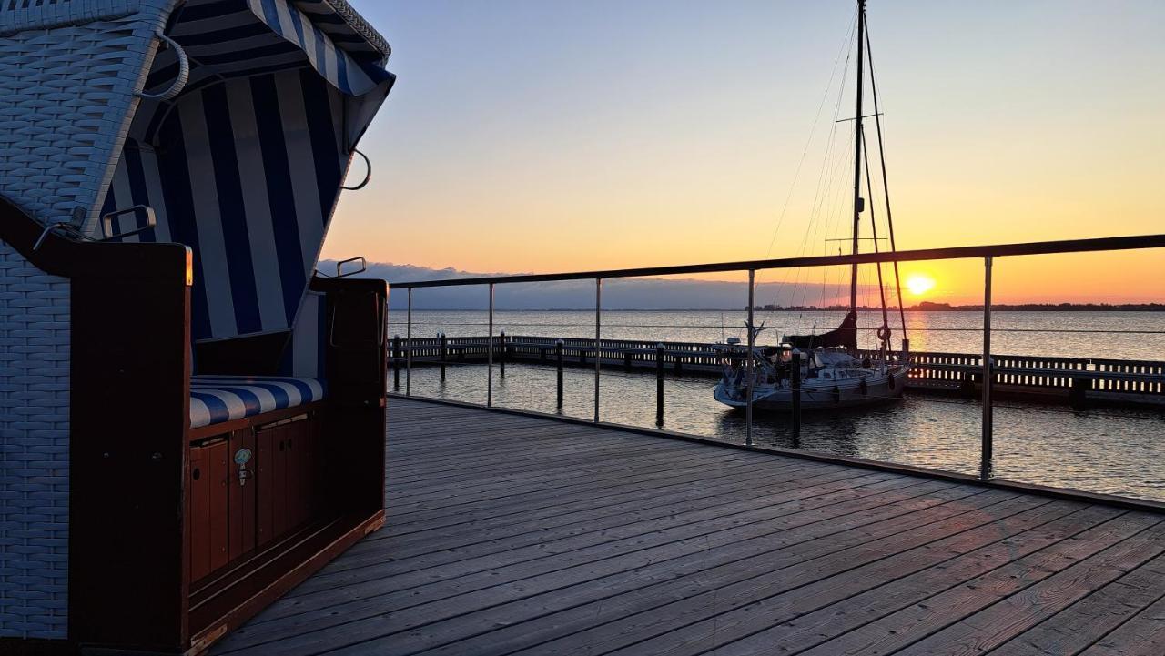 Hausboot Harmonie Hotel Stralsund Buitenkant foto